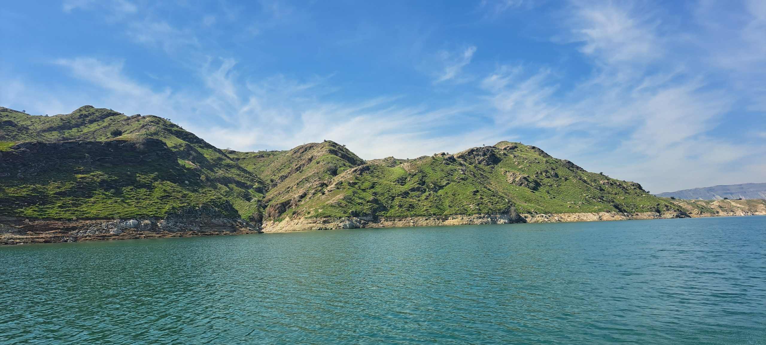 مطالعات منابع آب سطحی و زیرزمینی
